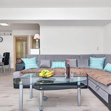 Guesthouse Josko Makarska Exterior photo