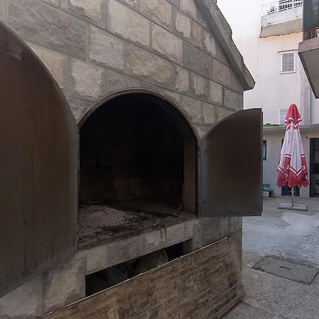Guesthouse Josko Makarska Exterior photo